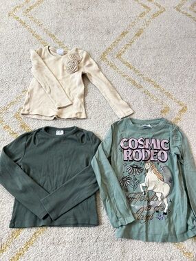 Zara Green Graphic 'Cosmic Rodeo' Long-Sleeve Tee - Green & Cream